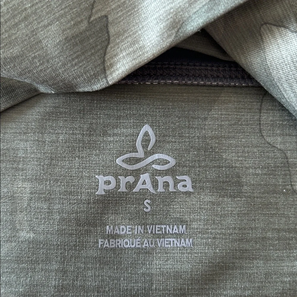 PrAna Layna Sage Camoflauge Adjustable Straps‎ Sports Bra Size Small